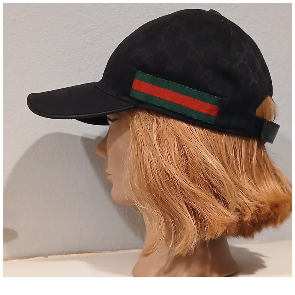 Gucci Black Baseball Cap with Green and Red Web Stripe